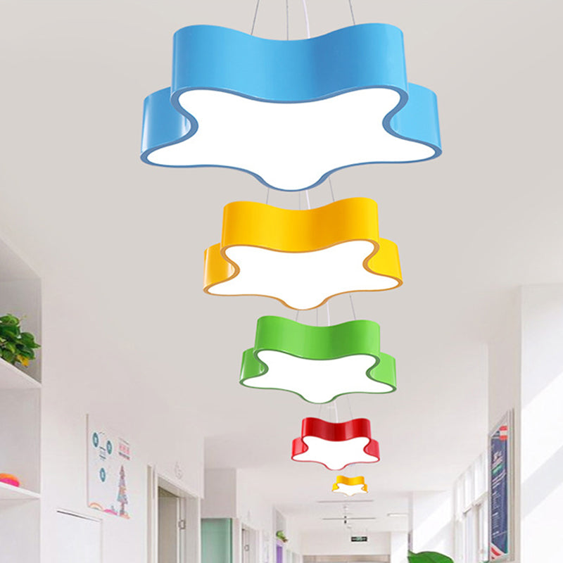 LED Kinderlamp Hangend met Ster Acryl Kap, Rood/Groen/Geel Afwerking