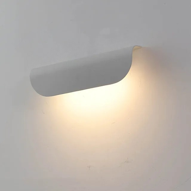 LumiGuard - Waterdichte LED Wandlamp voor Buiten, Modern en Energiezuinig