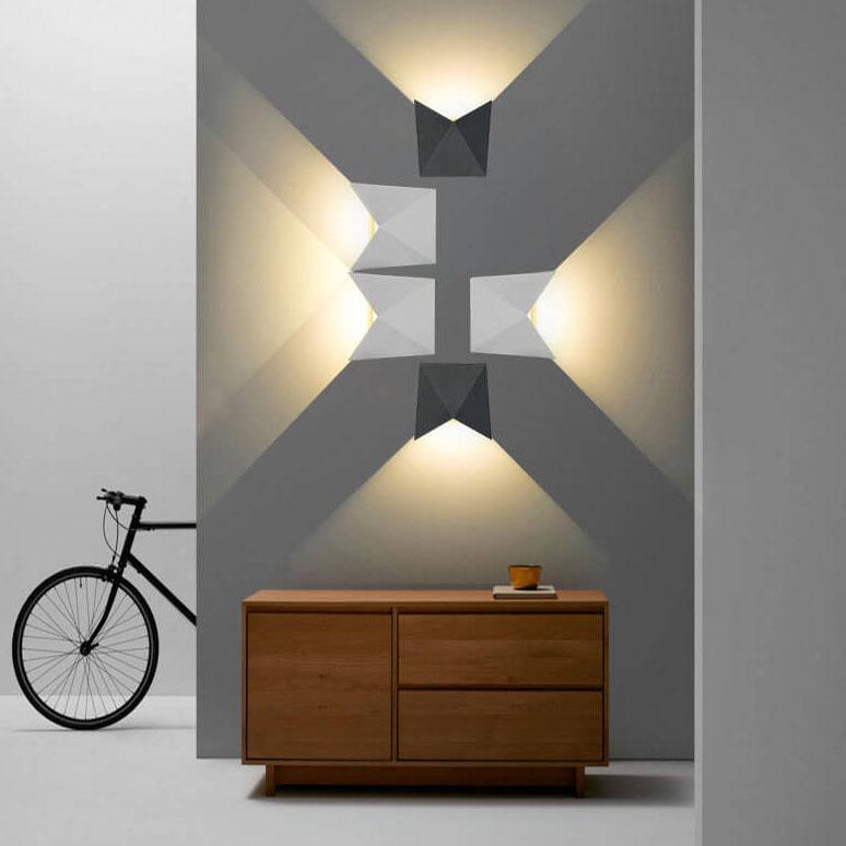 Moderne minimalistische Origami-LED-wandlamp met 1 licht