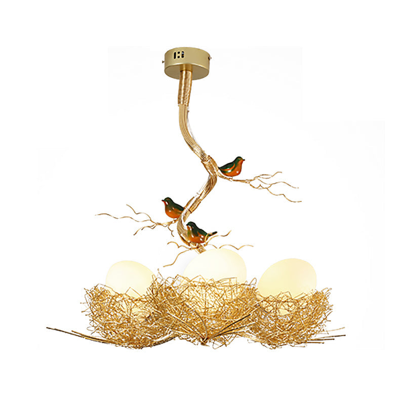 Gouden Hanglamp met Melkwit Glazen Bol en Vogels