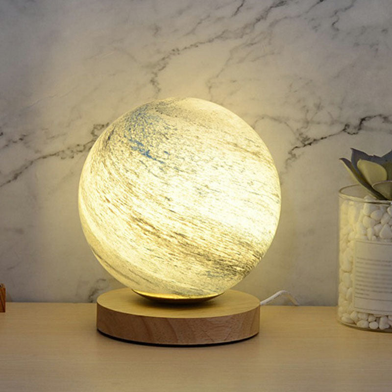 Glazen Planeet Mini Nachtlamp - Postmoderne Tafellamp met Houten Basis