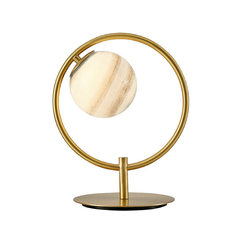 Planet Tafellamp - Goudkleurige Metalen Ring met Glazen Bol, Moderne LED Nachtlamp