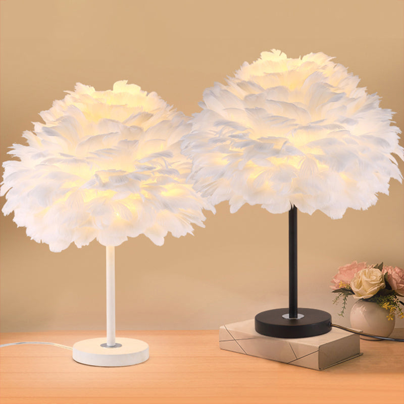 Layered Flower Feather Tafellamp - Moderne Slaapkamerlamp voor Meisjes