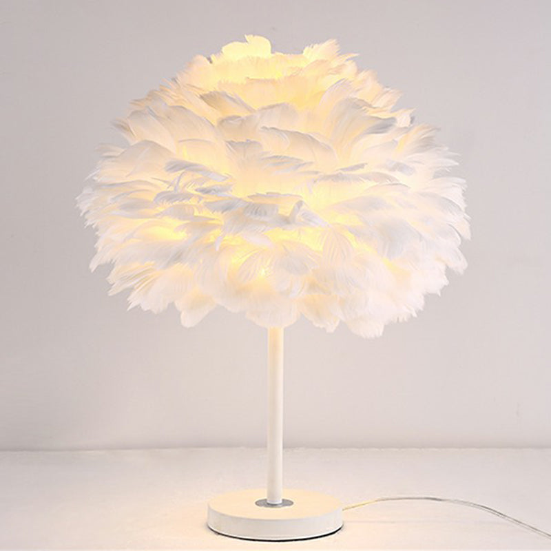 Layered Flower Feather Tafellamp - Moderne Slaapkamerlamp voor Meisjes