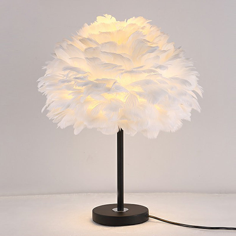 Layered Flower Feather Tafellamp - Moderne Slaapkamerlamp voor Meisjes