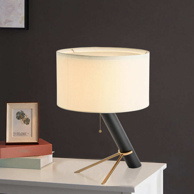 Minimalistische Tafellamp met Statief - Zwarte Metalen Lamp met Ronde Stoffen Kap