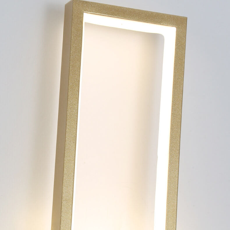 Moderne minimalistische LED-wandlamp in gouden rechthoekige vorm