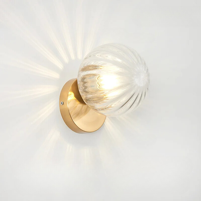 GoldLicht - Moderne Gouden Wandlamp Met Glazen Bol