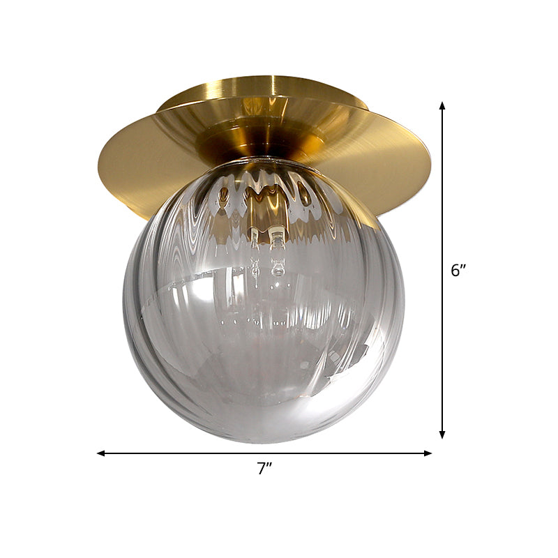 GlobeFlush - Gouden Afwerking Spoelmontage Plafondlamp met Gerookt Waterglas