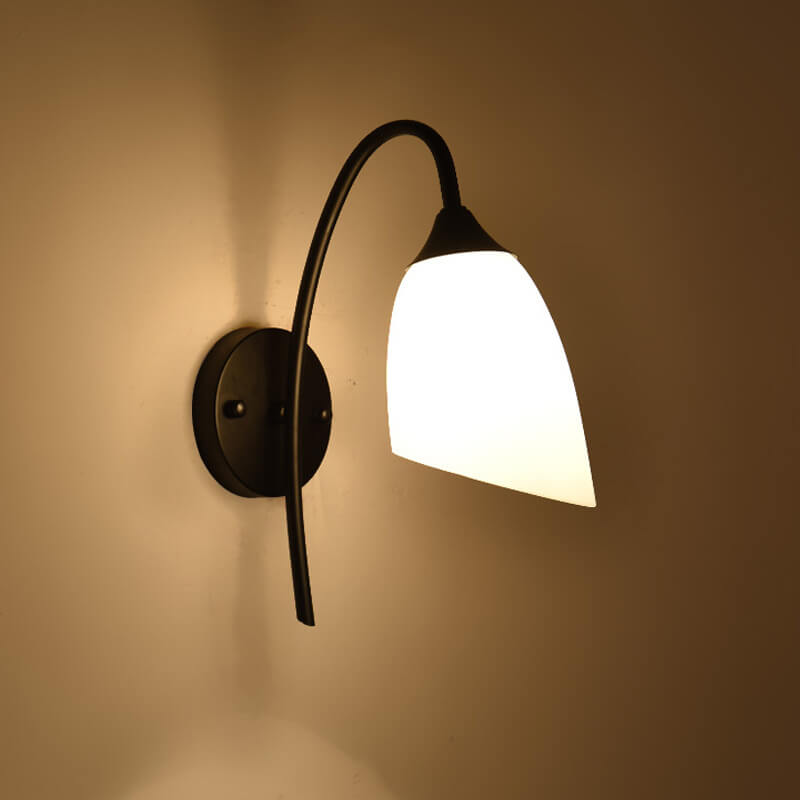 GloeiGlow - Moderne schuine, klokvormige wandlamp met arm