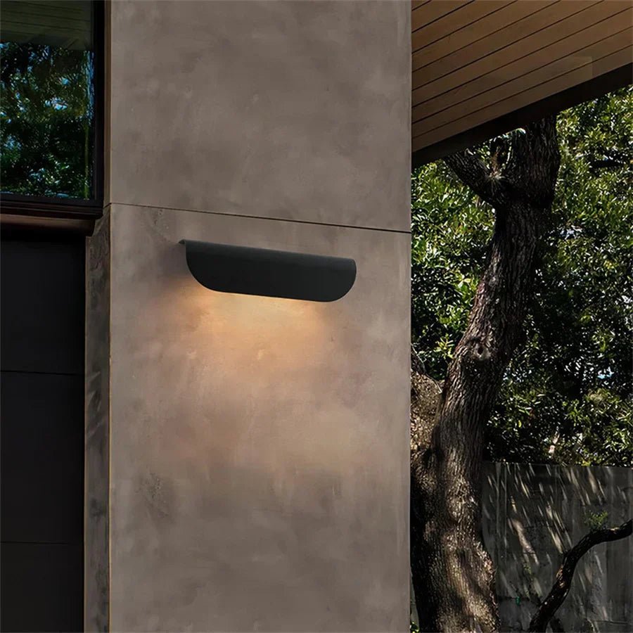 LumiGuard - Waterdichte LED Wandlamp voor Buiten, Modern en Energiezuinig