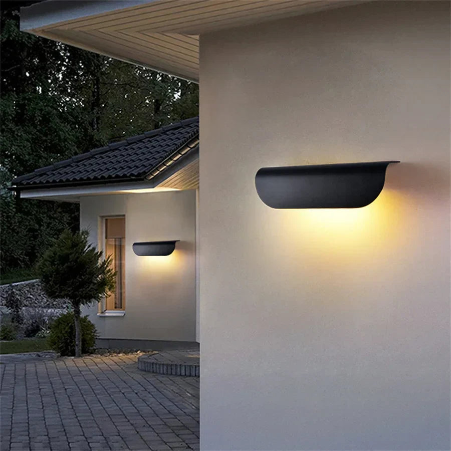 LumiGuard - Waterdichte LED Wandlamp voor Buiten, Modern en Energiezuinig