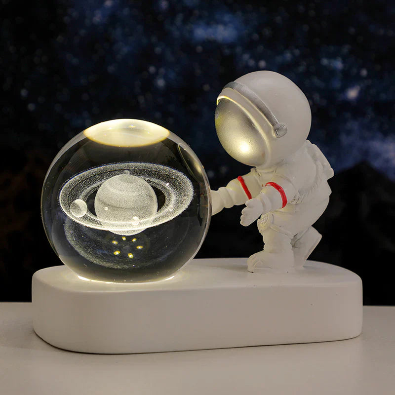 Astronaut Nachtlamp - Ruimtelamp met LED en Kristallen Bol