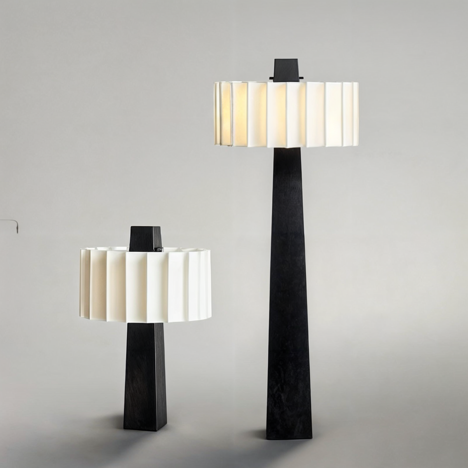 Ines Grote Vloerlamp - Moderne Elegantie in Zwart-Wit