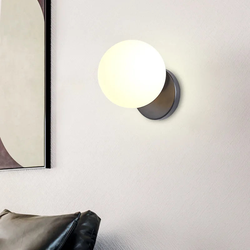 GoldLicht - Moderne Gouden Wandlamp Met Glazen Bol