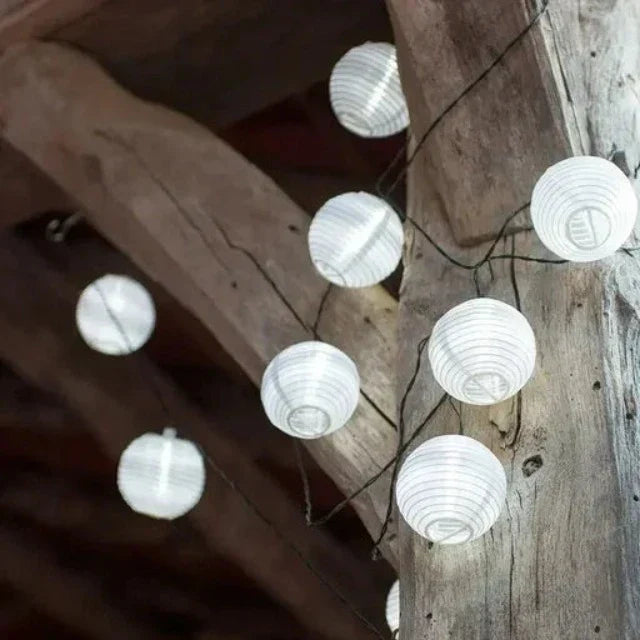 SolarGlow – Solar Lantaarn Slingerlichten voor Buiten – Kleurrijke LED Lantaarns voor Tuin & Terras