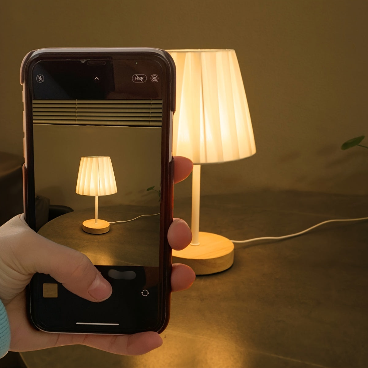 NordicLicht - Moderne Massief Houten Tafellamp met Linnen Kap en USB