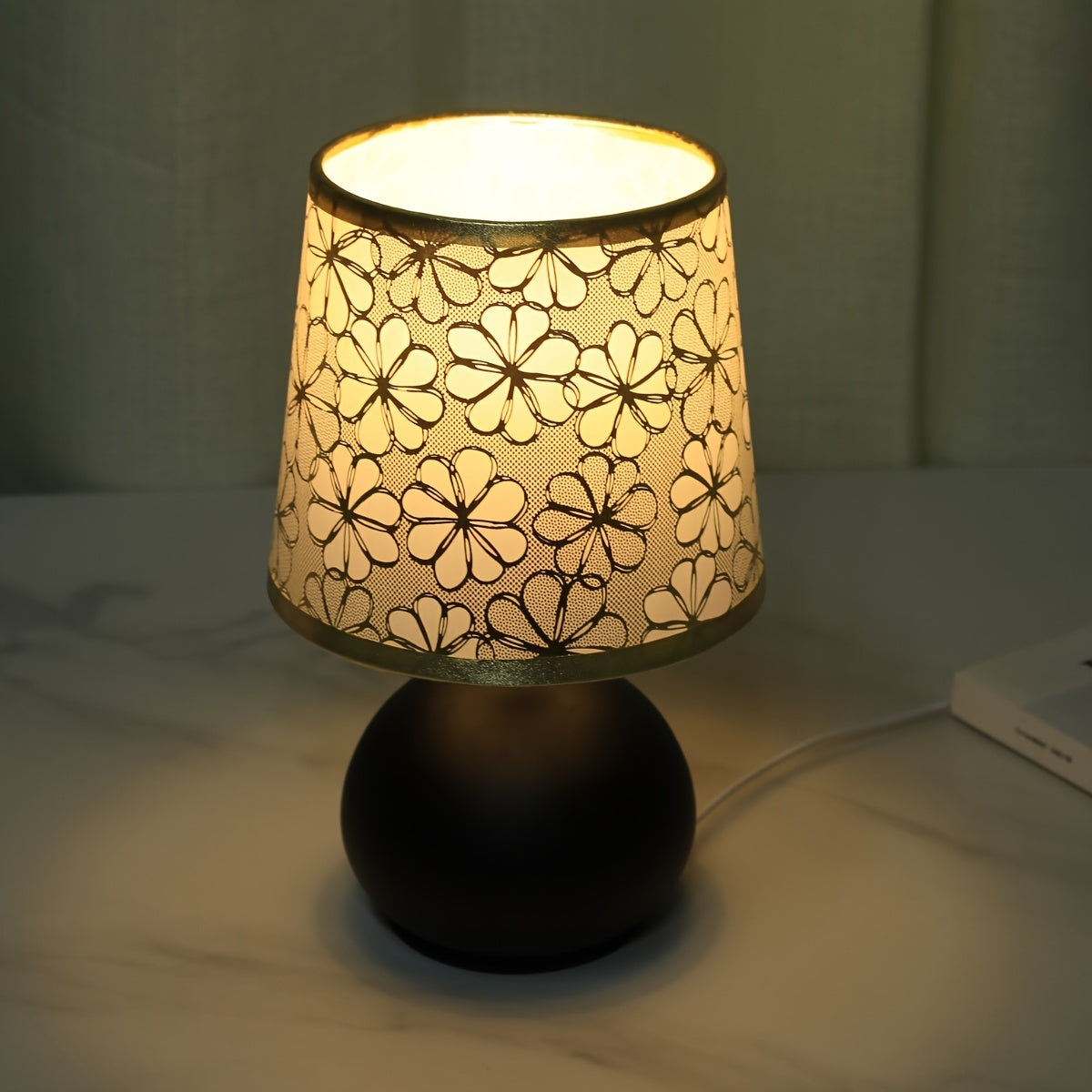 RetroLamp - Moderne Scandinavische Stoffen Tafellamp Metalen Voet USB