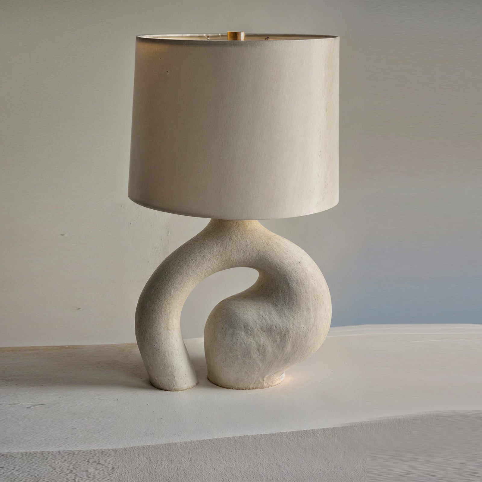 Vivianne Resin Lamp - Minimalistische Stijlvolle Tafellamp