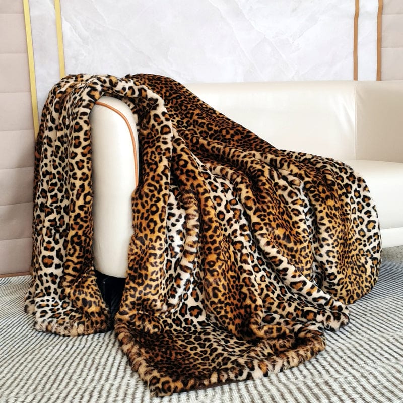 Fine Leopard Faux-Fur Dekentje