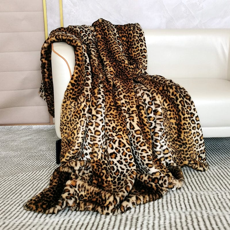 Fine Leopard Faux-Fur Dekentje