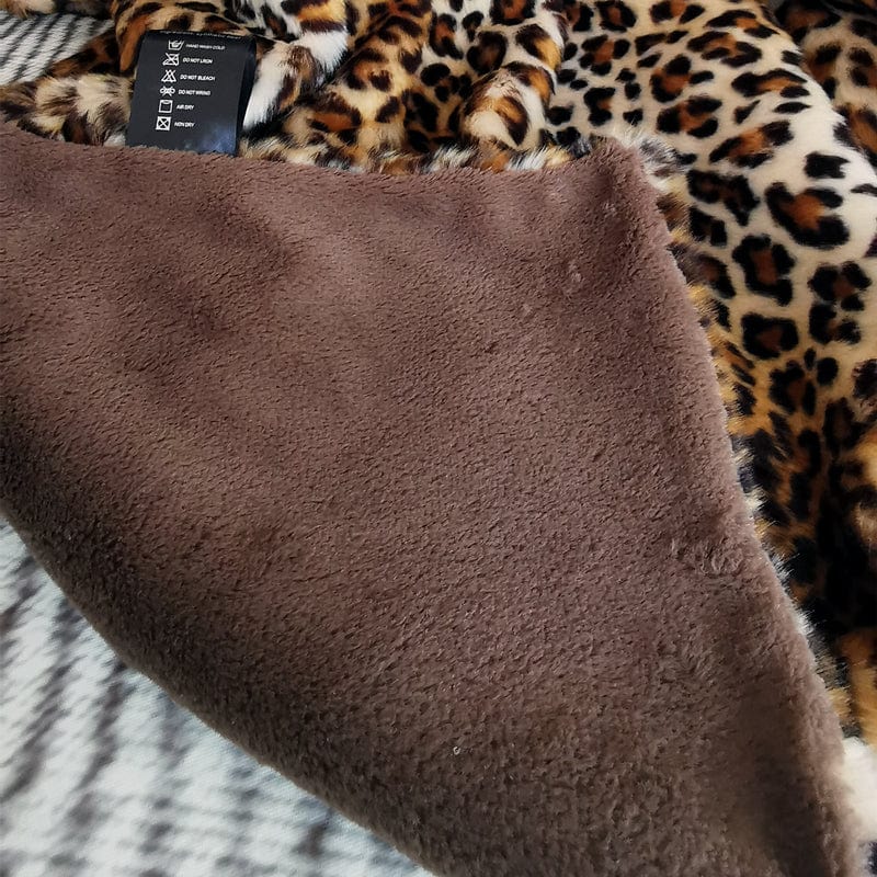 Fine Leopard Faux-Fur Dekentje